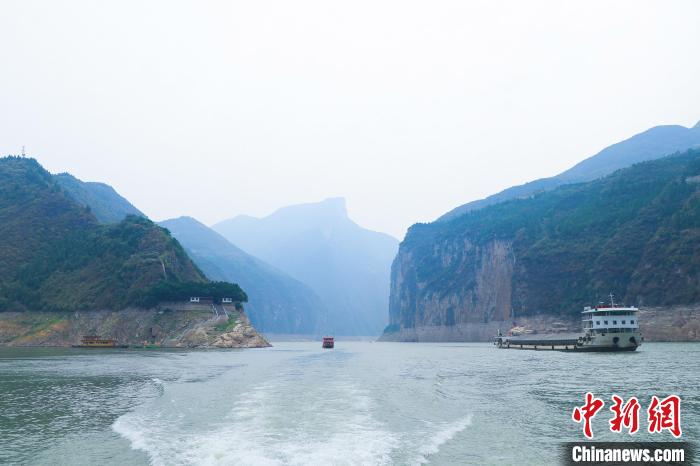 一場(chǎng)巡河“找茬”行動(dòng)，何以巡出碧水東流的長江？