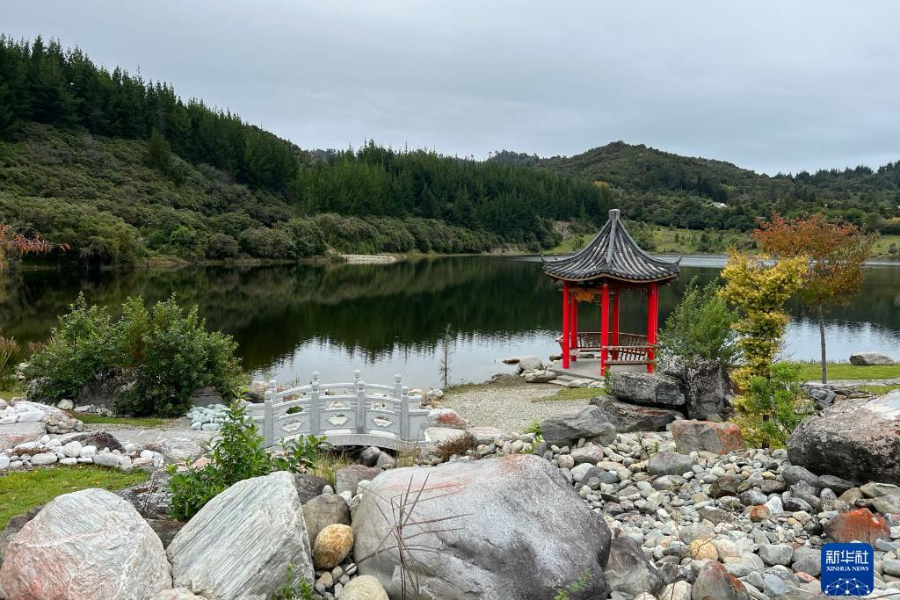 這是4月29日拍攝的新西蘭羅斯華人淘金紀念公園一角。新華社發(fā)（沃爾特 攝）