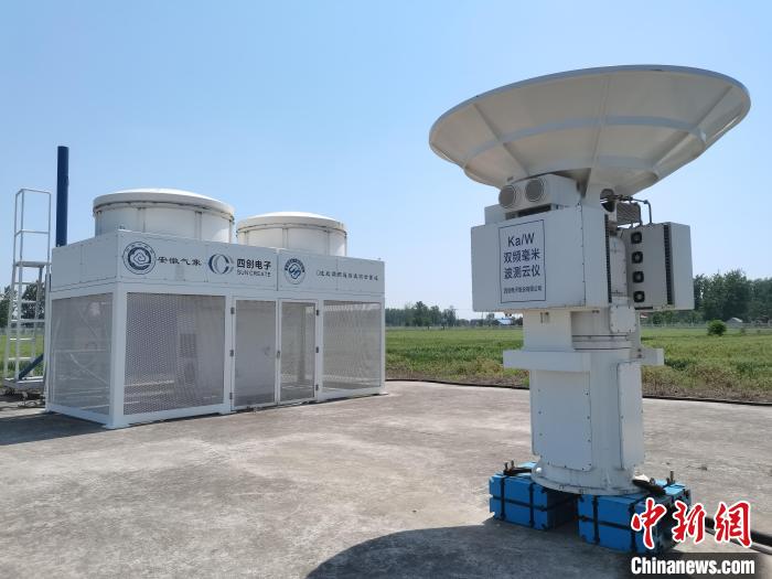 壽縣國家氣候觀象臺(tái)內(nèi)各種觀測(cè)設(shè)備?！侨?攝
