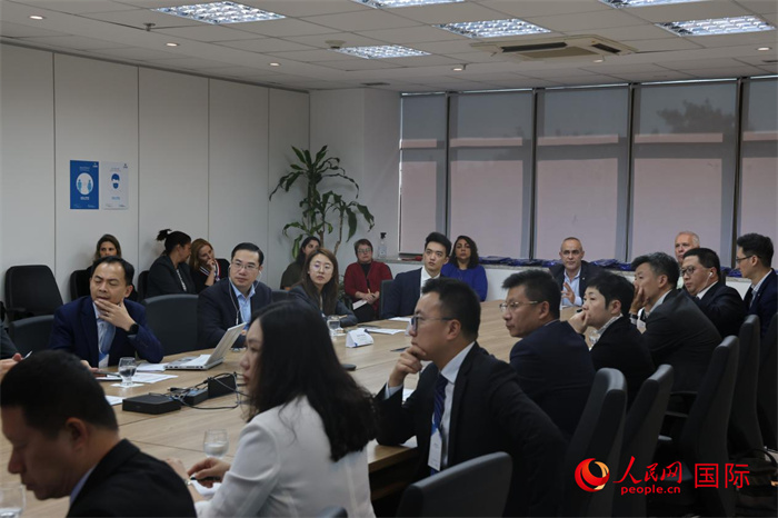 與會(huì)代表參與座談交流。人民網(wǎng)記者 時(shí)元皓攝