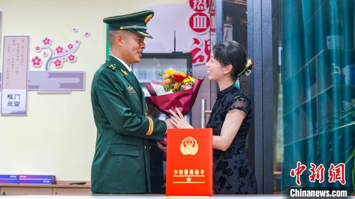 軍功章有你的一半?！堦愑?攝