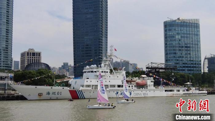 海事巡航救助船“海巡01”輪?？繃痛a頭，向公眾免費開放?！≈烨镬戆?攝