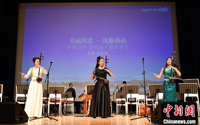 圖為音樂會(huì)現(xiàn)場?！∈谞栔袊幕行墓﹫D