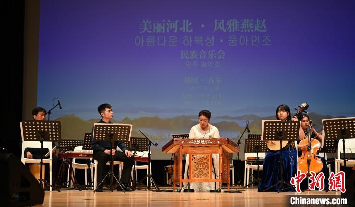 圖為音樂會(huì)現(xiàn)場?！∈谞栔袊幕行墓﹫D
