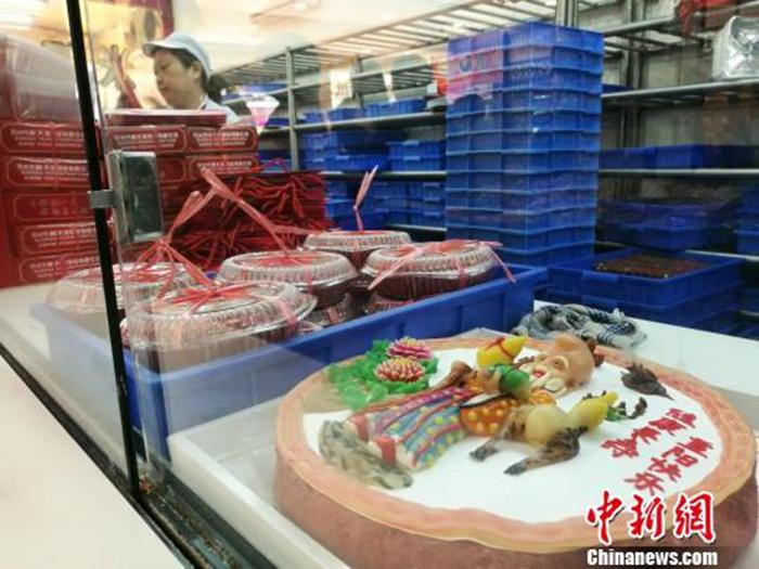 資料圖：等待銷售的重陽糕?！＄娚?攝