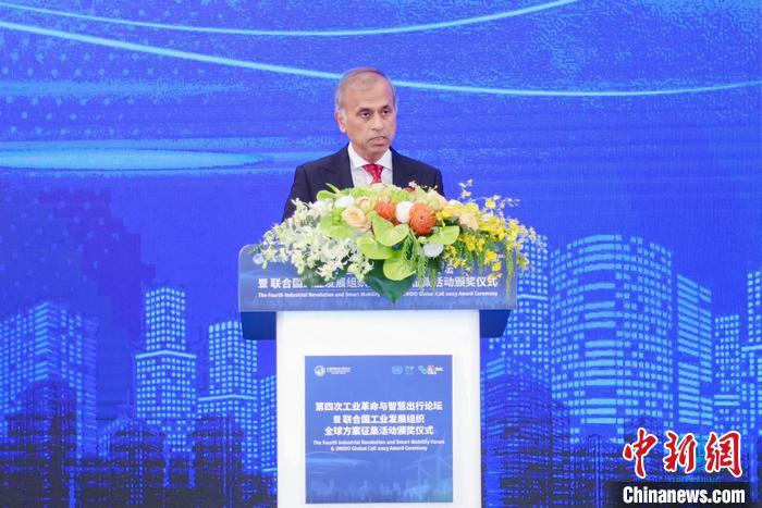 聯(lián)合國(guó)駐華協(xié)調(diào)員常啟德發(fā)表演講。