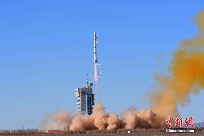 北京時間2023年11月16日11時55分，我國在酒泉衛(wèi)星發(fā)射中心使用長征二號丙運載火箭，成功將新一代海洋水色觀測衛(wèi)星發(fā)射升空，衛(wèi)星順利進入預定軌道，發(fā)射任務獲得圓滿成功。此次任務是長征系列運載火箭第497次飛行。汪江波 攝