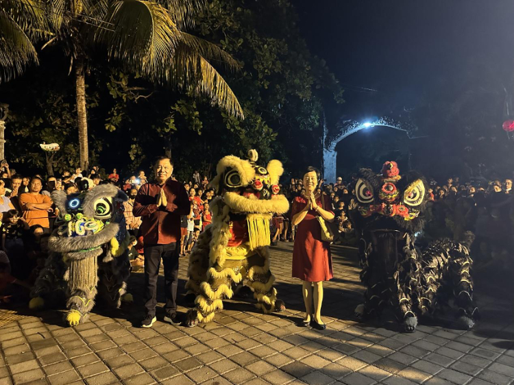 舞獅表演。巴陵康孔子學(xué)院供圖