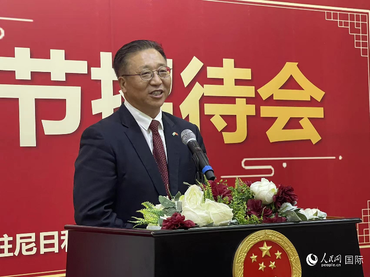 中國駐尼日利亞大使崔建春致辭。人民網(wǎng)記者 姜宣攝
