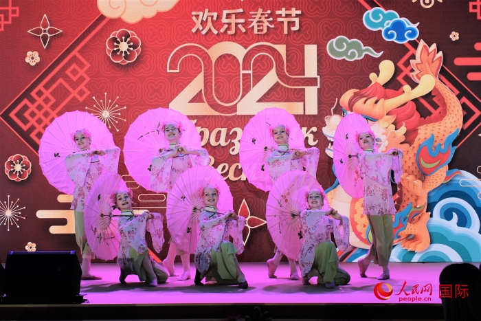 活動(dòng)現(xiàn)場(chǎng)的精彩演出。于子恒攝
