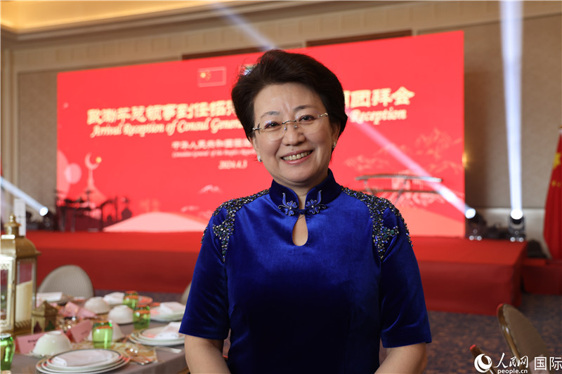 中國駐迪拜第十一任總領(lǐng)事歐渤芊。人民網(wǎng) 閆夢攝