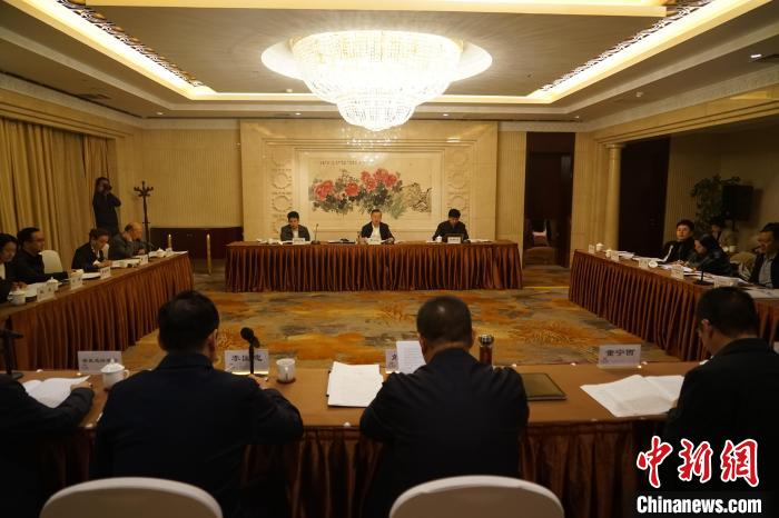 圖為座談會(huì)現(xiàn)場(chǎng)。　潘雨潔 攝
