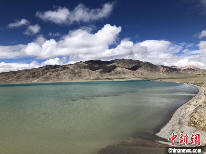 西藏阿里的高原湖泊別若錯(cuò)(又稱別若則錯(cuò))海拔約4470米?！?lt;a target='_blank' href='/'><p  align=
