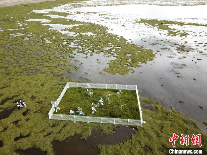 圖為玉樹隆寶高寒濕地生態(tài)氣象試驗站?！∏嗪Ｊ庀缶?供圖