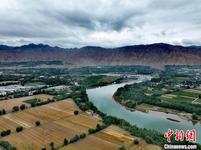 圖為黃河岸畔景色。(資料圖) 李玉峰 攝