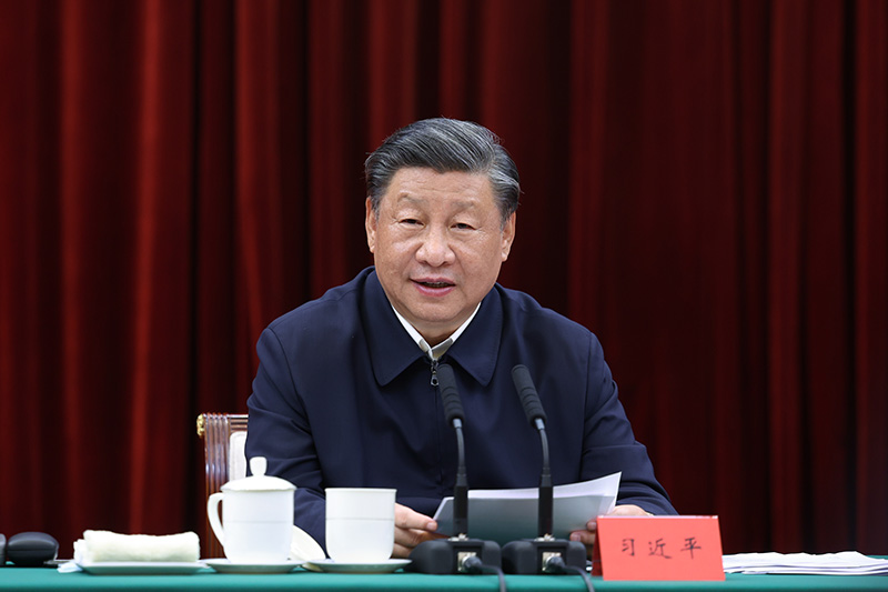 2023年10月12日下午，中共中央總書記、國家主席、中央軍委主席習(xí)近平在江西省南昌市主持召開進(jìn)一步推動(dòng)長江經(jīng)濟(jì)帶高質(zhì)量發(fā)展座談會(huì)并發(fā)表重要講話。新華社記者 鞠鵬 攝