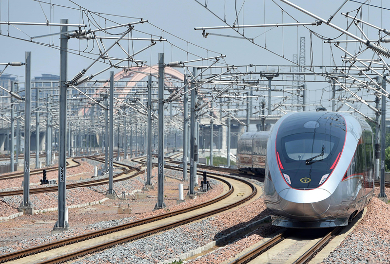 2022年6月20日，濟(jì)鄭高鐵鄭州首發(fā)G9206次列車駛出鄭州東站。