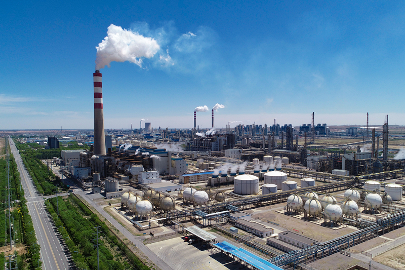 2021年5月16日拍攝的寧夏寧東能源化工基地。