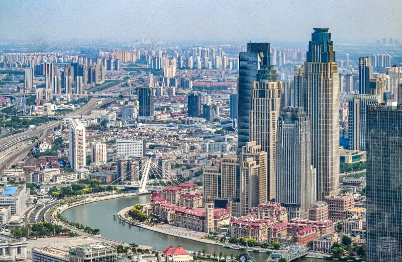 這是2023年6月16日從直升機上拍攝的天津中心城區(qū)城市景觀。