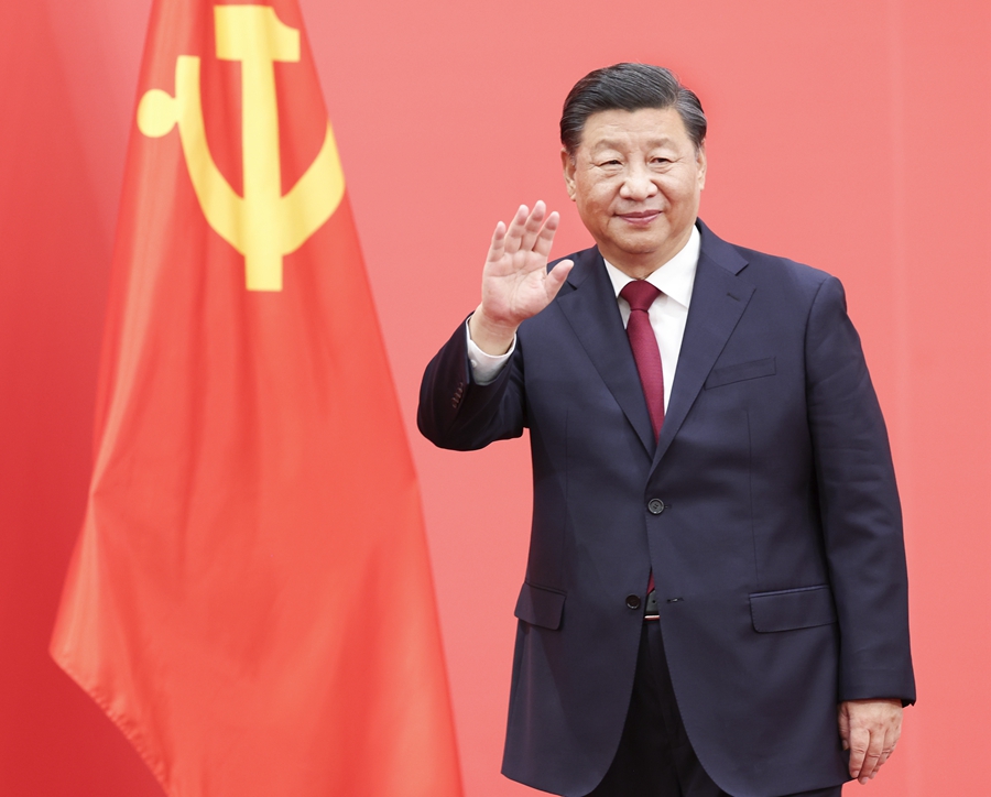 2022年10月23日，習(xí)近平在北京人民大會(huì)堂同采訪中共二十大的中外記者親切見面。