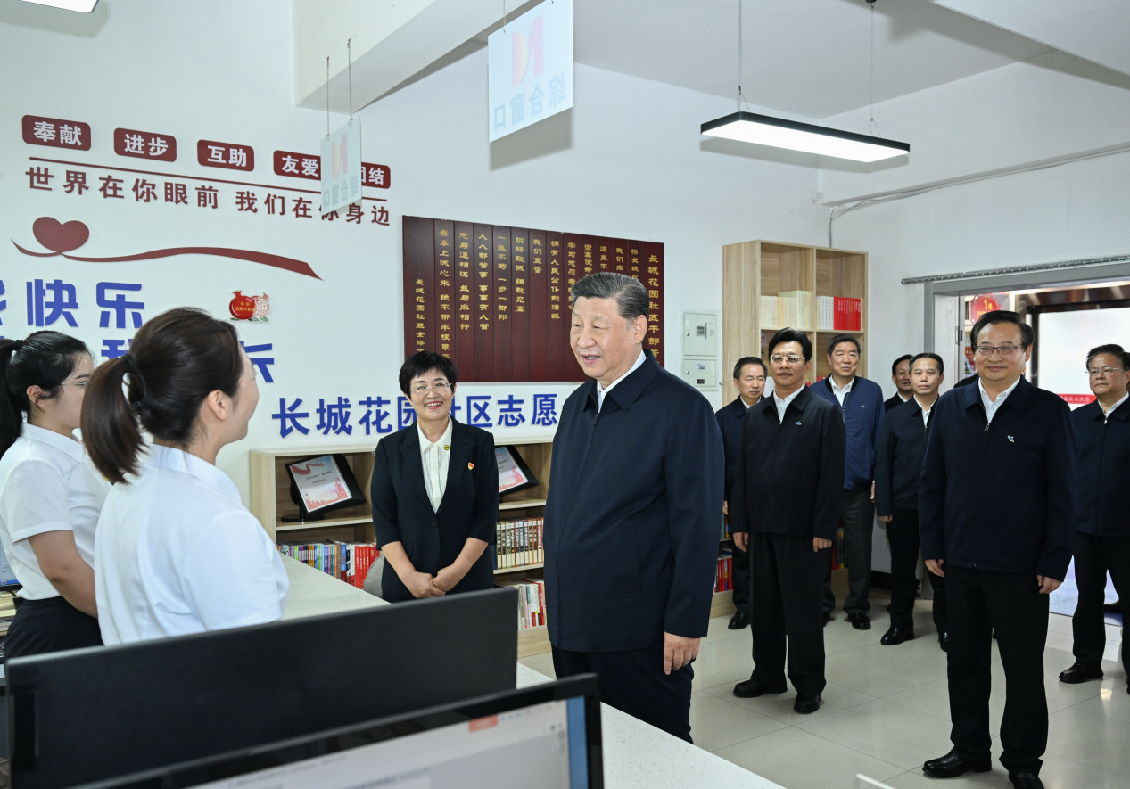 2024年6月19日，習(xí)近平總書(shū)記來(lái)到寧夏銀川市金鳳區(qū)長(zhǎng)城花園社區(qū)考察。
