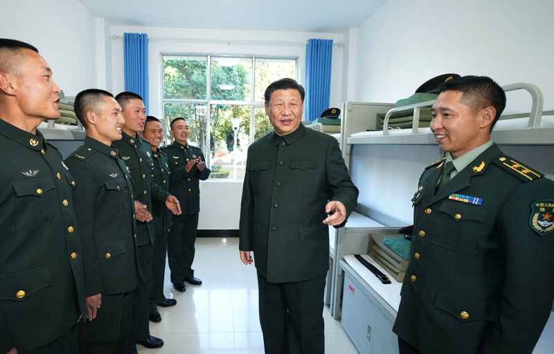 2020年1月19日，習(xí)近平主席視察駐云南部隊(duì)，深入邊防一線，看望慰問(wèn)官兵。