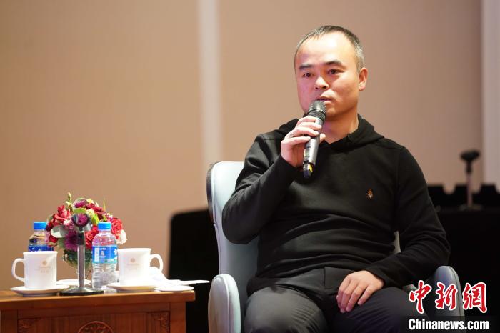 圖為<a target='_blank' >中新社</a>青海分社社長胡鐘藝就加強瀾湄流域新聞報道發(fā)表觀點?！√K丹 攝