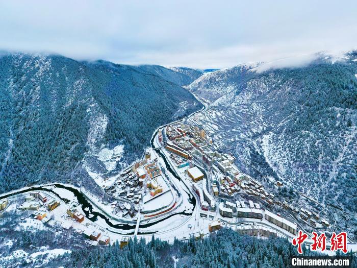 壤塘的雪后美景。　壤塘縣融媒體中心供圖