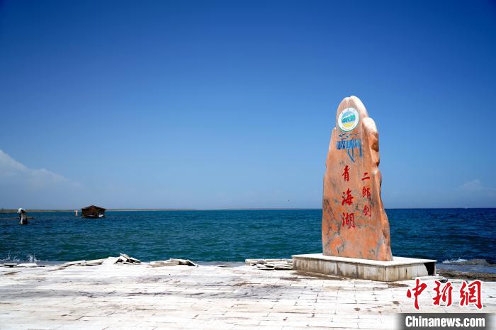 圖為青海湖景區(qū)一角。　孫睿 攝