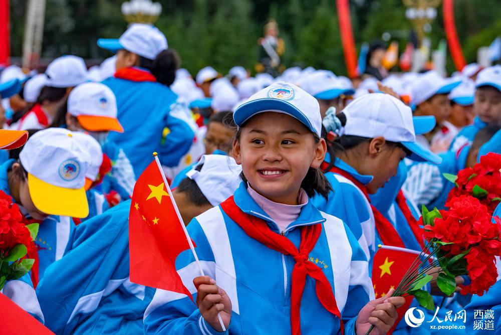 8月19日10時，慶祝西藏和平解放70周年大會在拉薩市布達拉宮廣場隆重舉行。徐馭堯 攝