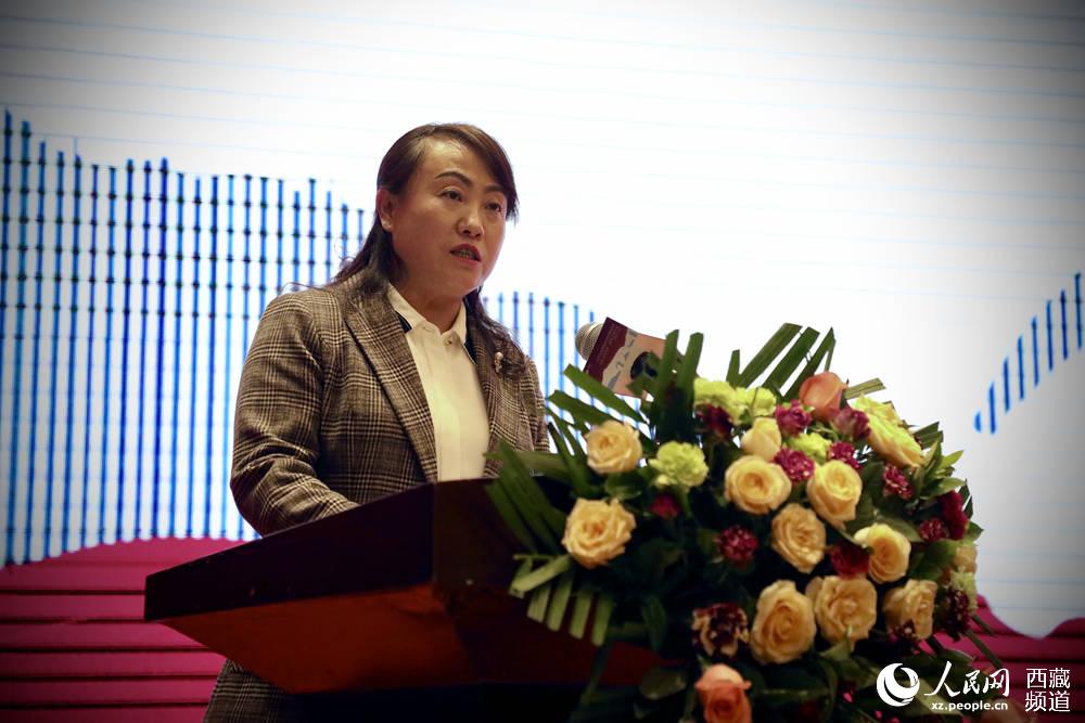 拉薩市旅游發(fā)展局相關(guān)負(fù)責(zé)人發(fā)言。人民網(wǎng) 次仁羅布攝