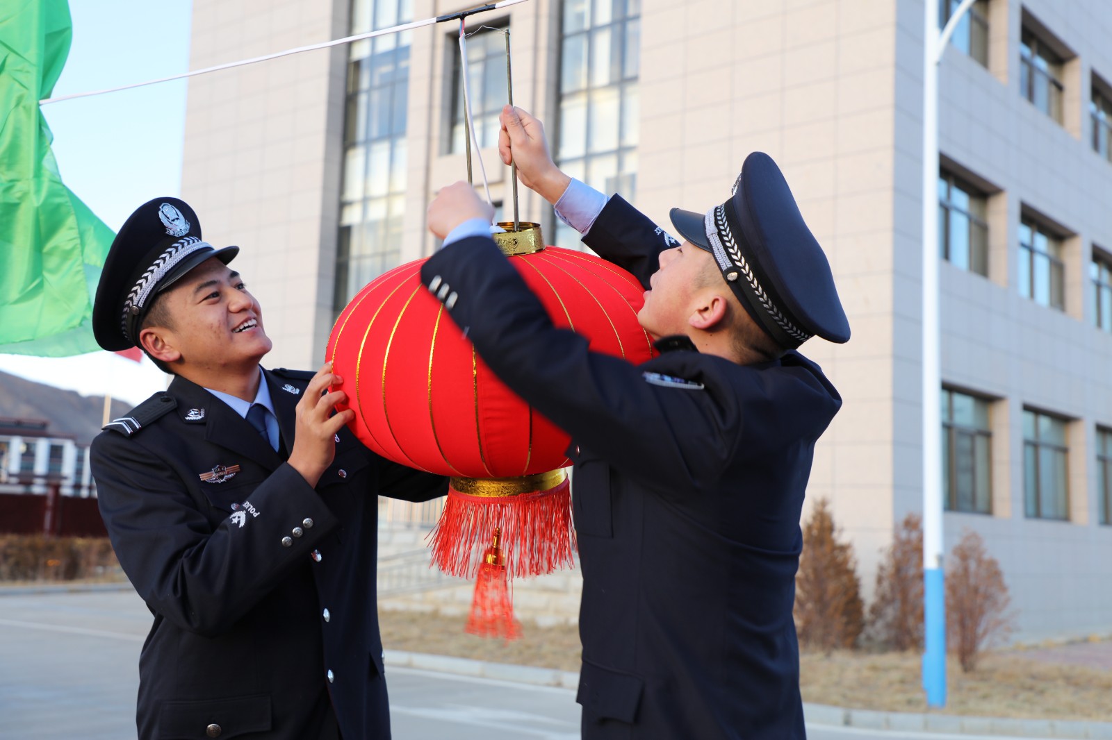 （要聞 新媒體）雪域邊關(guān)的他們，是歸途的(4189296)-20230122091651.jpg