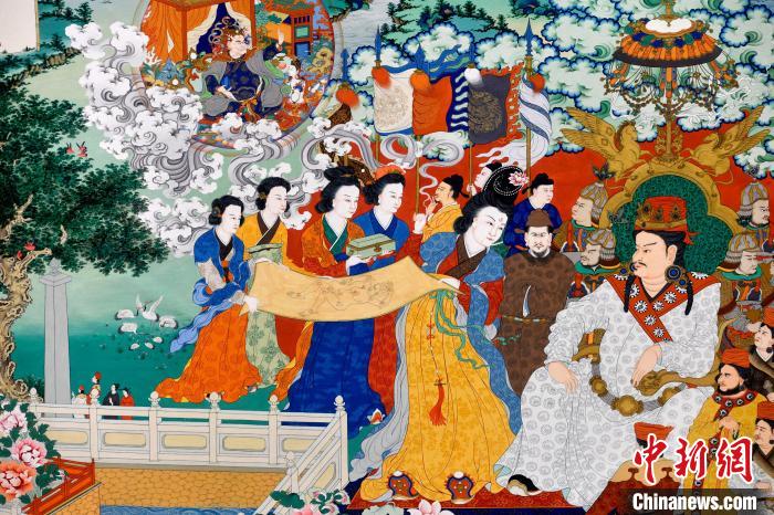 圖為5月16日，展覽中的新創(chuàng)唐卡作品(局部)。　李林 攝