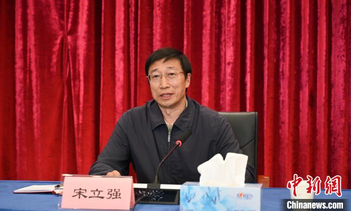 圖為西藏自治區(qū)黨委組織部副部長(zhǎng)、第十批援藏干部人才總領(lǐng)隊(duì)宋立強(qiáng)致辭。