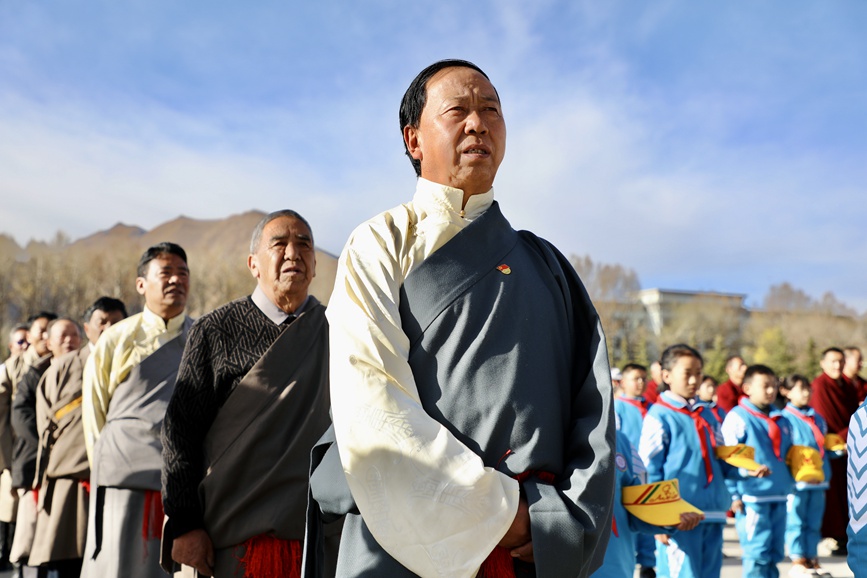 “升國(guó)旗、唱國(guó)歌”儀式現(xiàn)場(chǎng)。