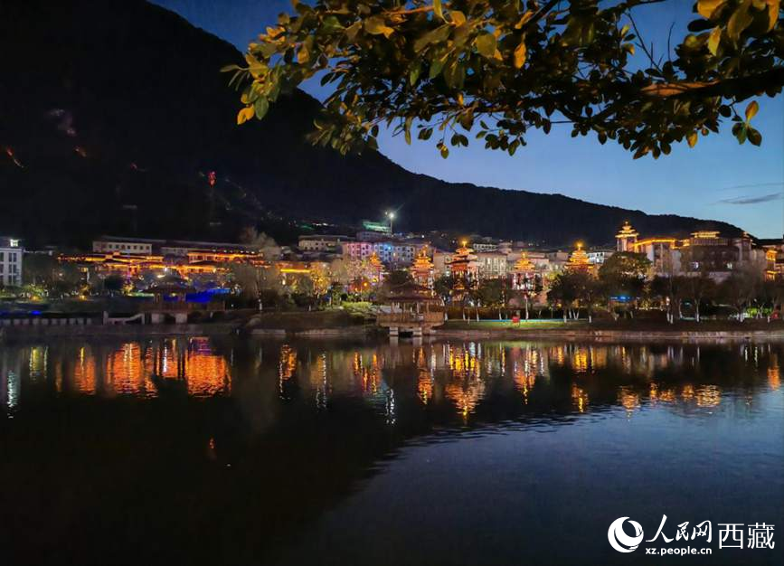 墨脫縣夜景。人民網(wǎng) 李海霞攝